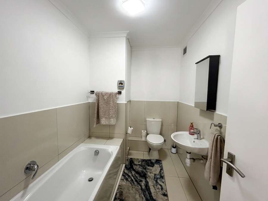 To Let 2 Bedroom Property for Rent in Big Bay Western Cape